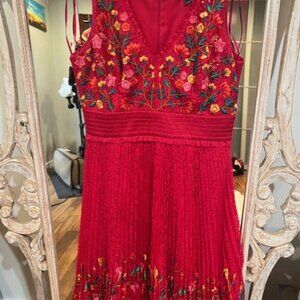 French Connection mischief pink Lace V Neck Embroidered Pleated Dress SZ S